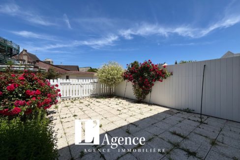MAISON (15)