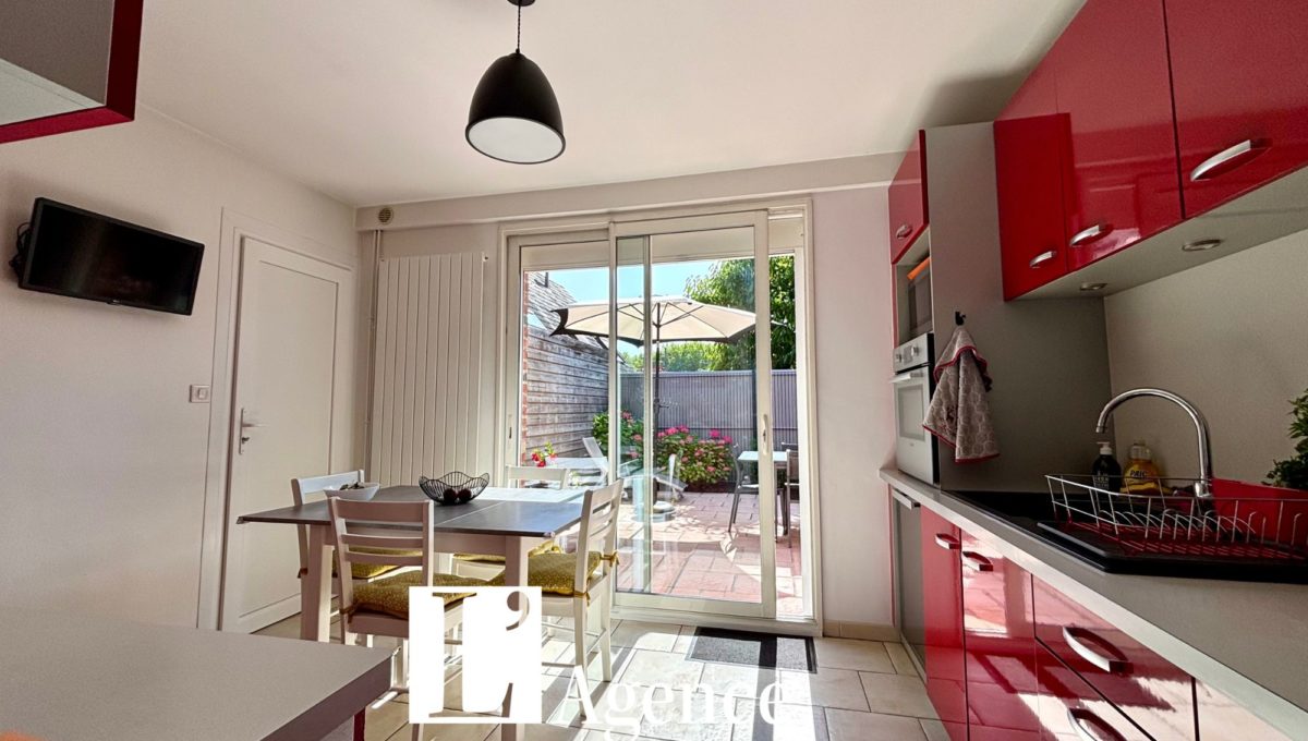 MAISON (20)