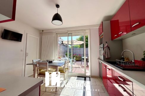 MAISON (20)